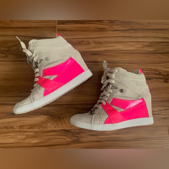 Coach 8M pink wedge sneaker - Picture 3 of 3